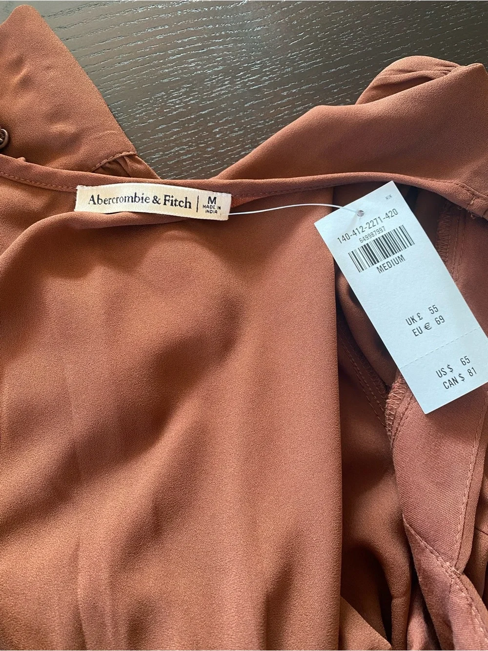 NWT Abercrombie & Fitch Button-Front Puff-Sleeve Blouse in Rust Brown - size m